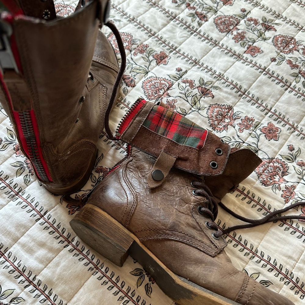 Steve Madden Brown Lace Up Boots with Red Zipper
